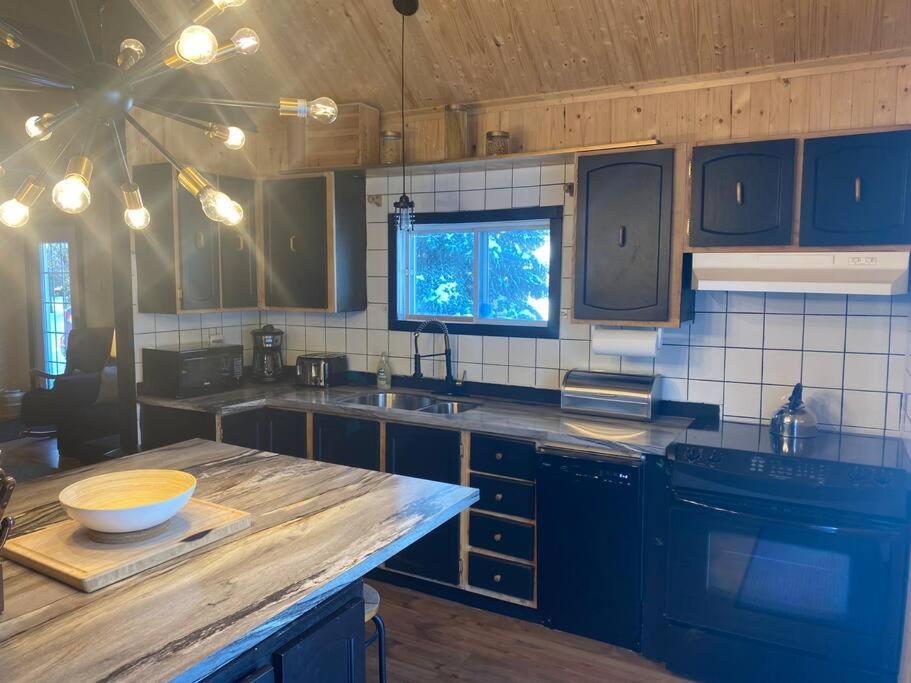 Le Jazz- Chalet Rustique/Chic Avec Spa Notre-Dame-Des-Bois エクステリア 写真