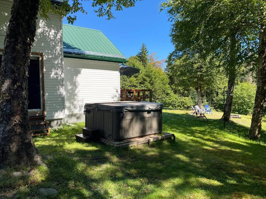 Le Jazz- Chalet Rustique/Chic Avec Spa Notre-Dame-Des-Bois エクステリア 写真